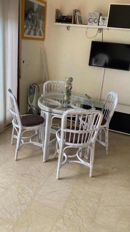 Apartamento L'Escala Exterior foto